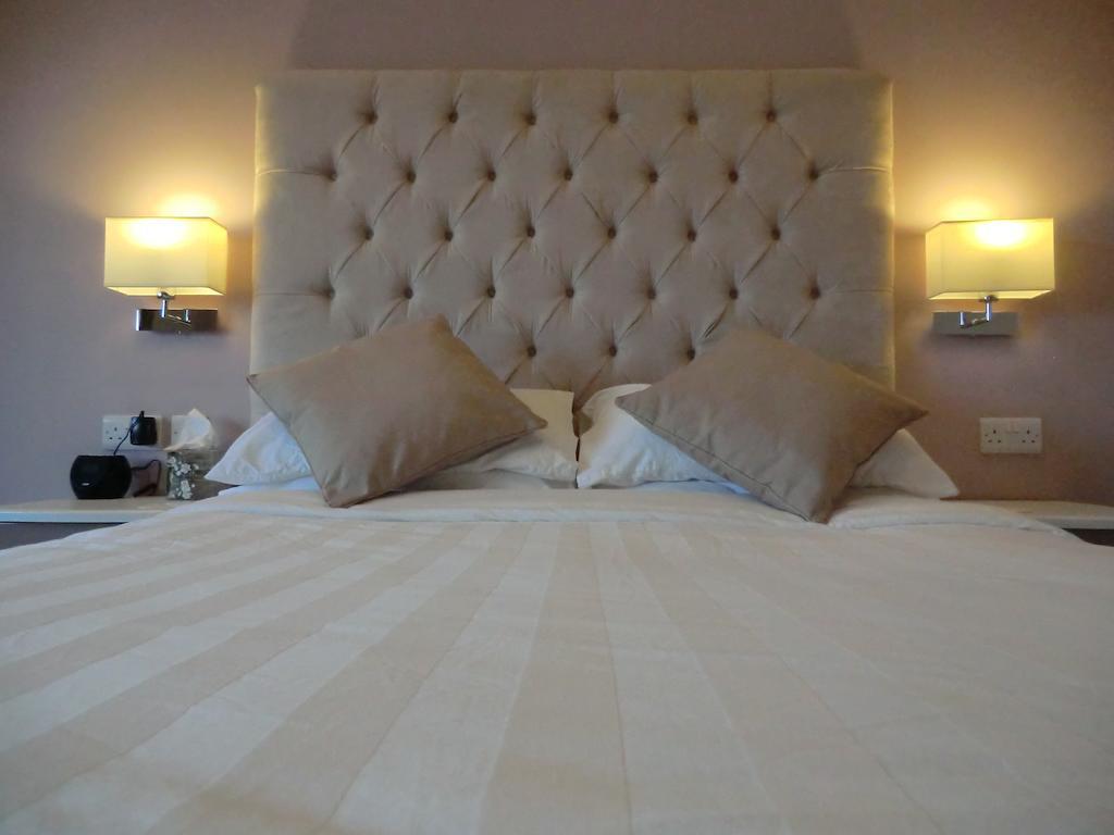 Coombe Dale Accommodation Lulsgate Bottom Номер фото