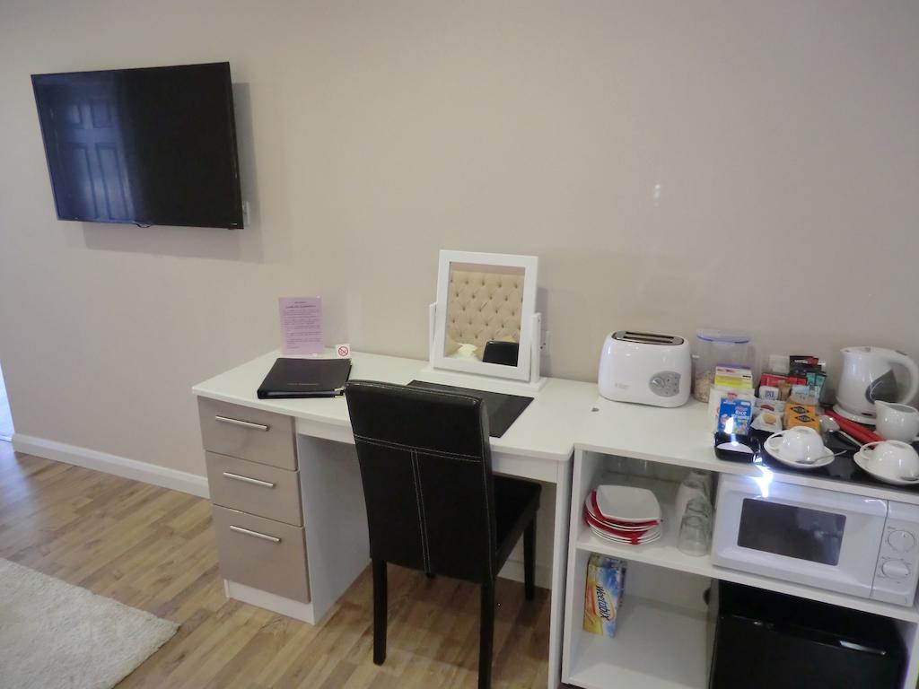 Coombe Dale Accommodation Lulsgate Bottom Номер фото