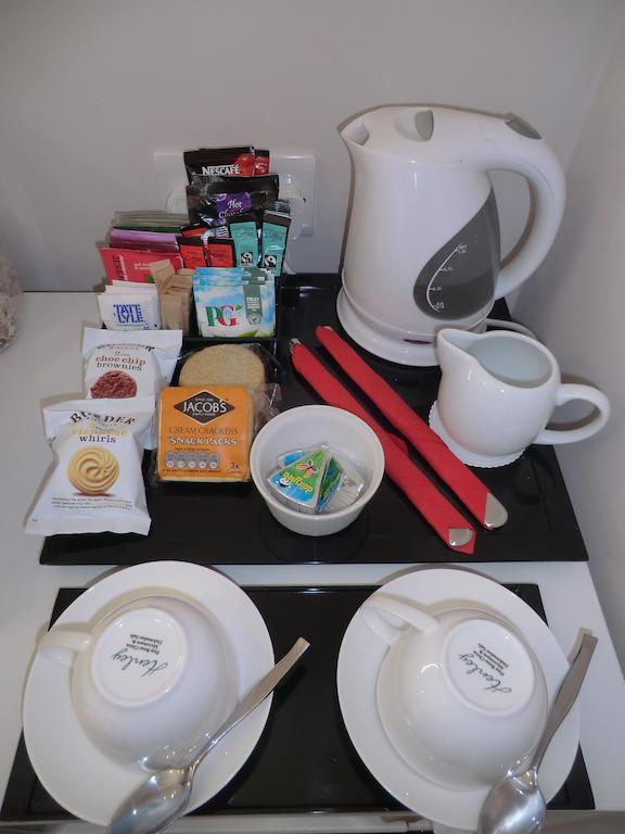 Coombe Dale Accommodation Lulsgate Bottom Номер фото
