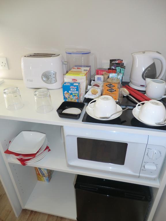 Coombe Dale Accommodation Lulsgate Bottom Номер фото