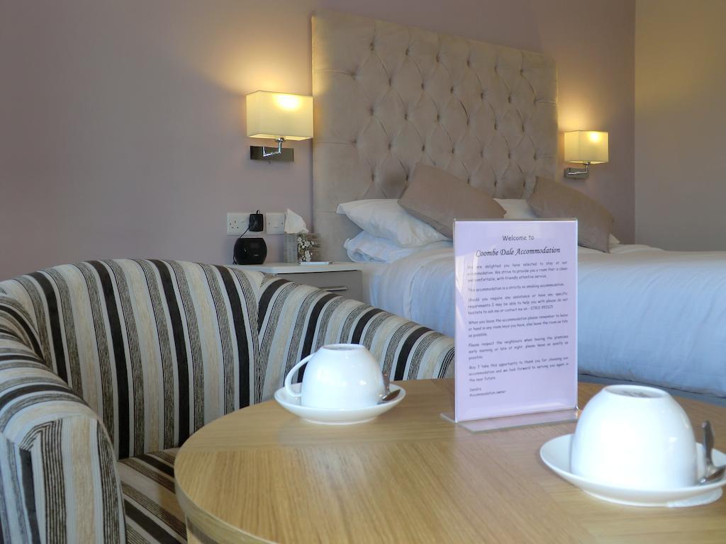 Coombe Dale Accommodation Lulsgate Bottom Номер фото