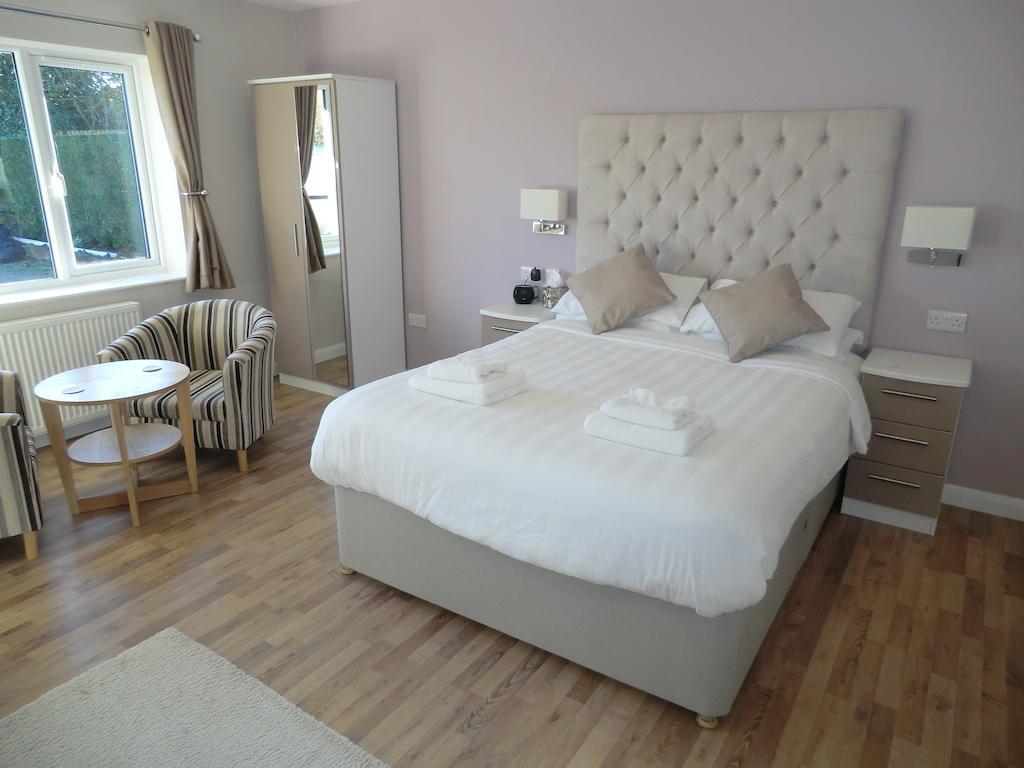 Coombe Dale Accommodation Lulsgate Bottom Номер фото
